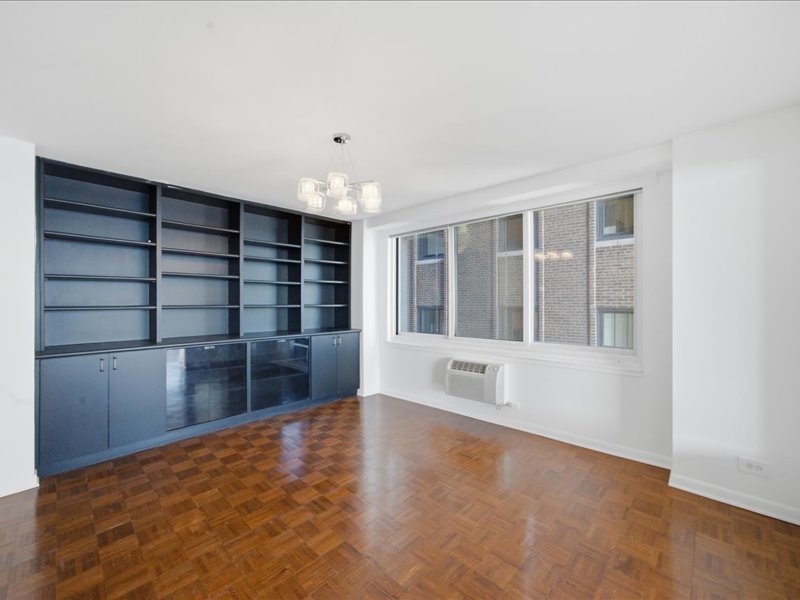 1440 N Lake Shore Drive #12H, Chicago, IL 60610