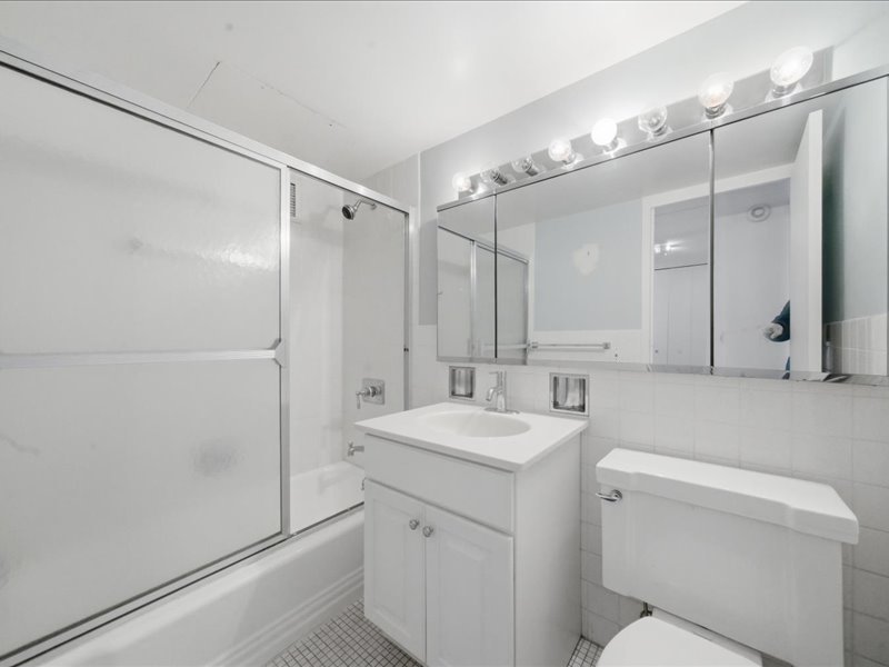 1440 N Lake Shore Drive #12H, Chicago, IL 60610