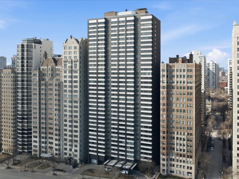 1440 N Lake Shore Drive #12H, Chicago, IL 60610