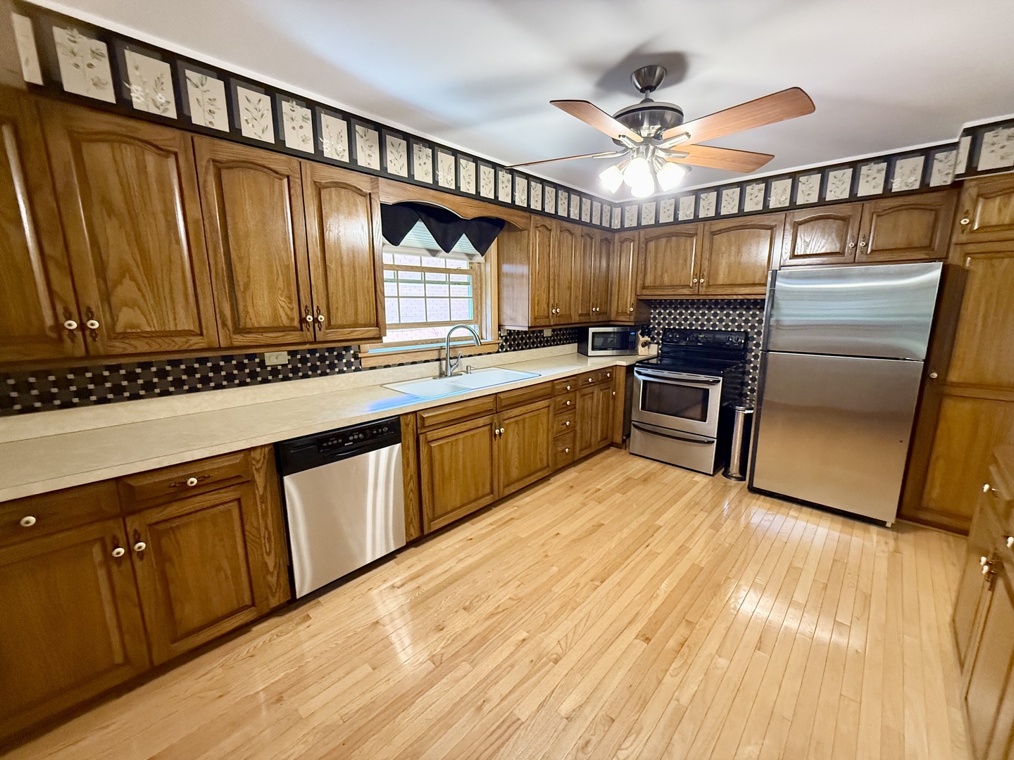 831 Latimer Lane, Flossmoor, IL 60422