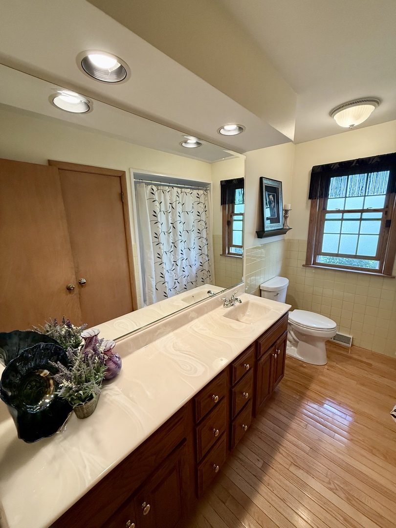 831 Latimer Lane, Flossmoor, IL 60422