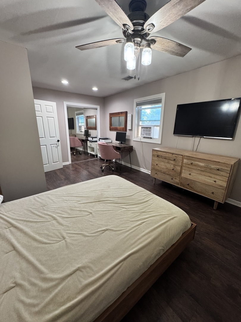 9546 S Spaulding Avenue, Evergreen Park, IL 60805