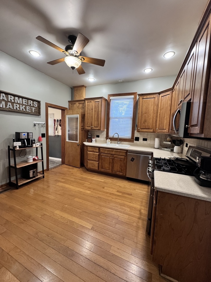 9546 S Spaulding Avenue, Evergreen Park, IL 60805