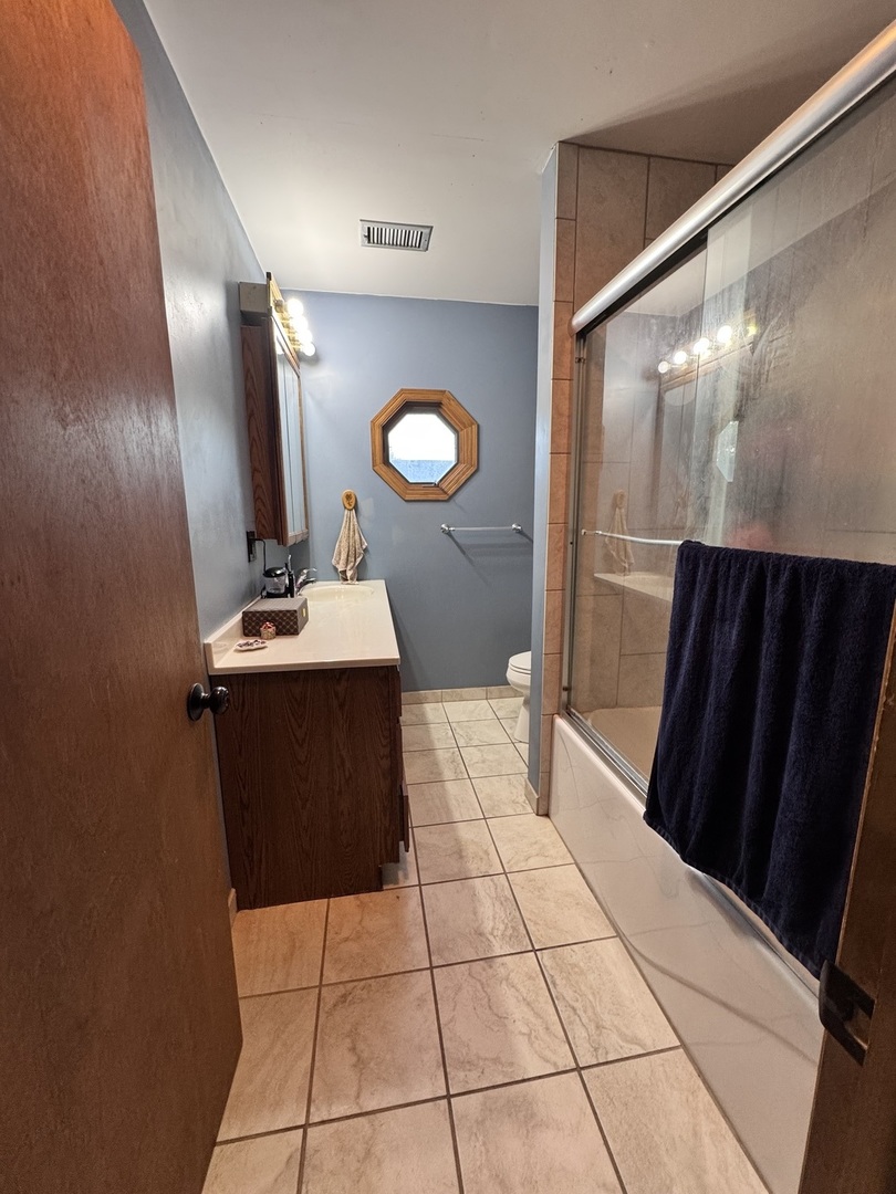 9546 S Spaulding Avenue, Evergreen Park, IL 60805