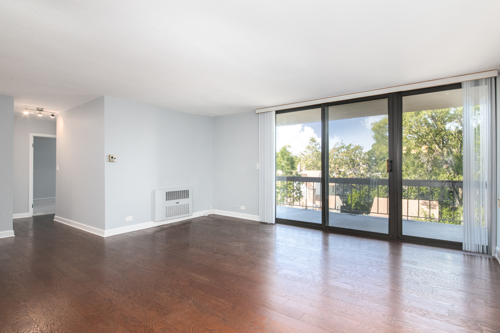 1110 Grove Street #4H, Downers Grove, IL 60515