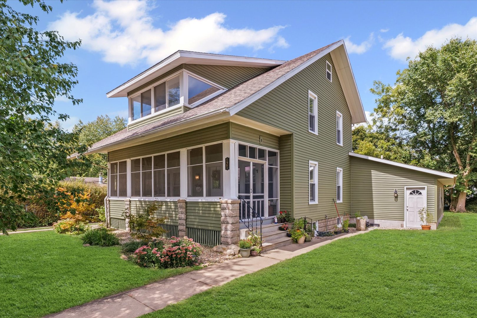 121 W Martin Street, Forrest, IL 61741