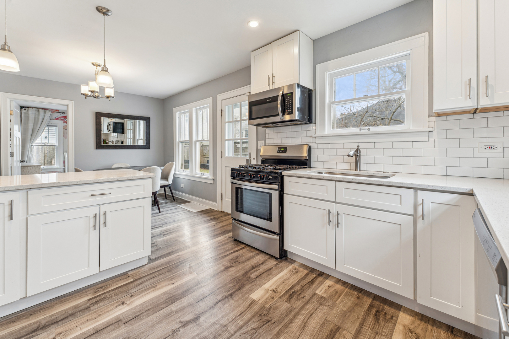 211 E Russell Street, Barrington, IL 60010