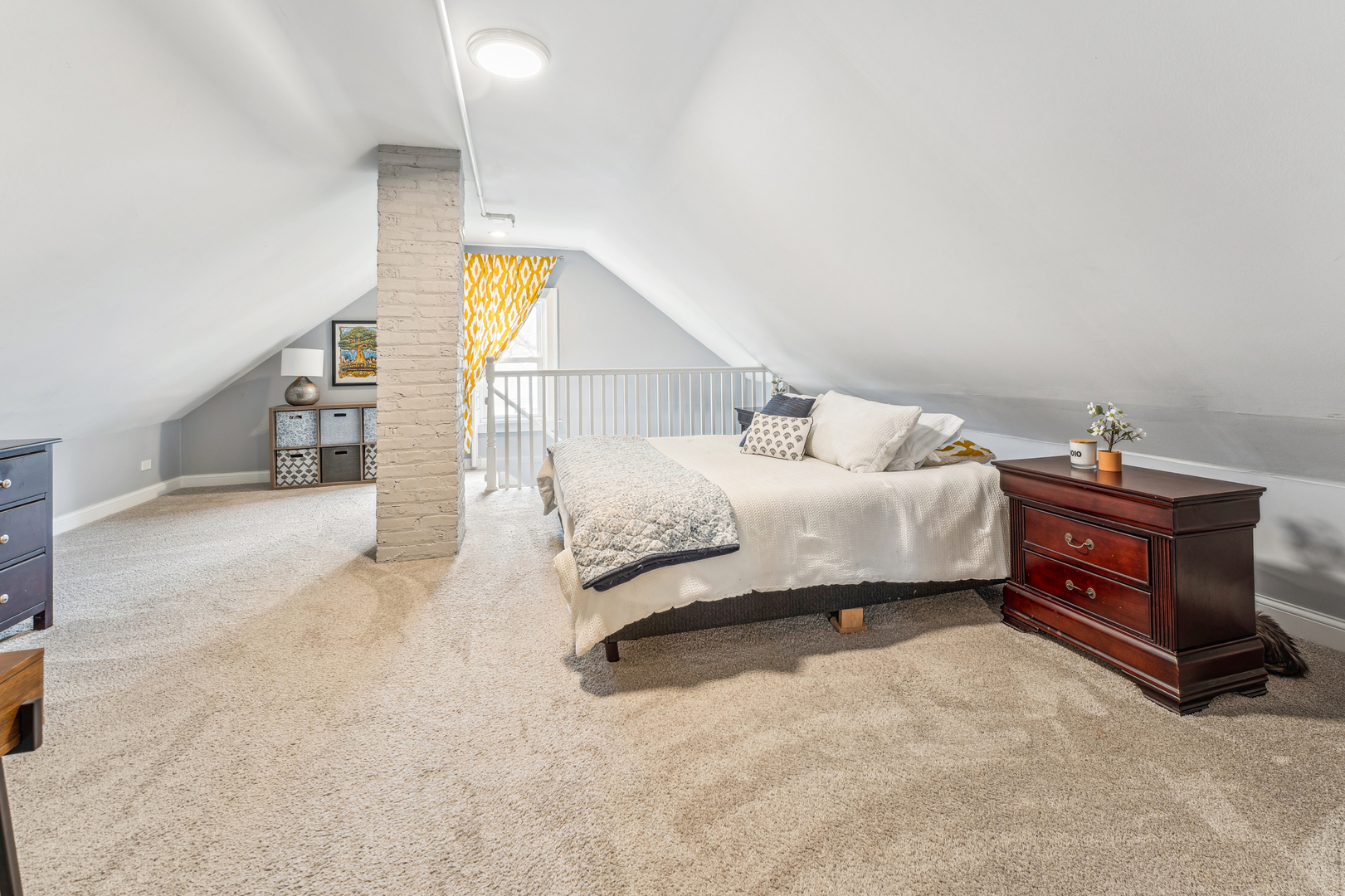 211 E Russell Street, Barrington, IL 60010