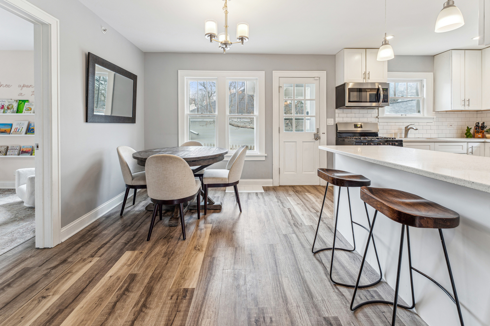211 E Russell Street, Barrington, IL 60010