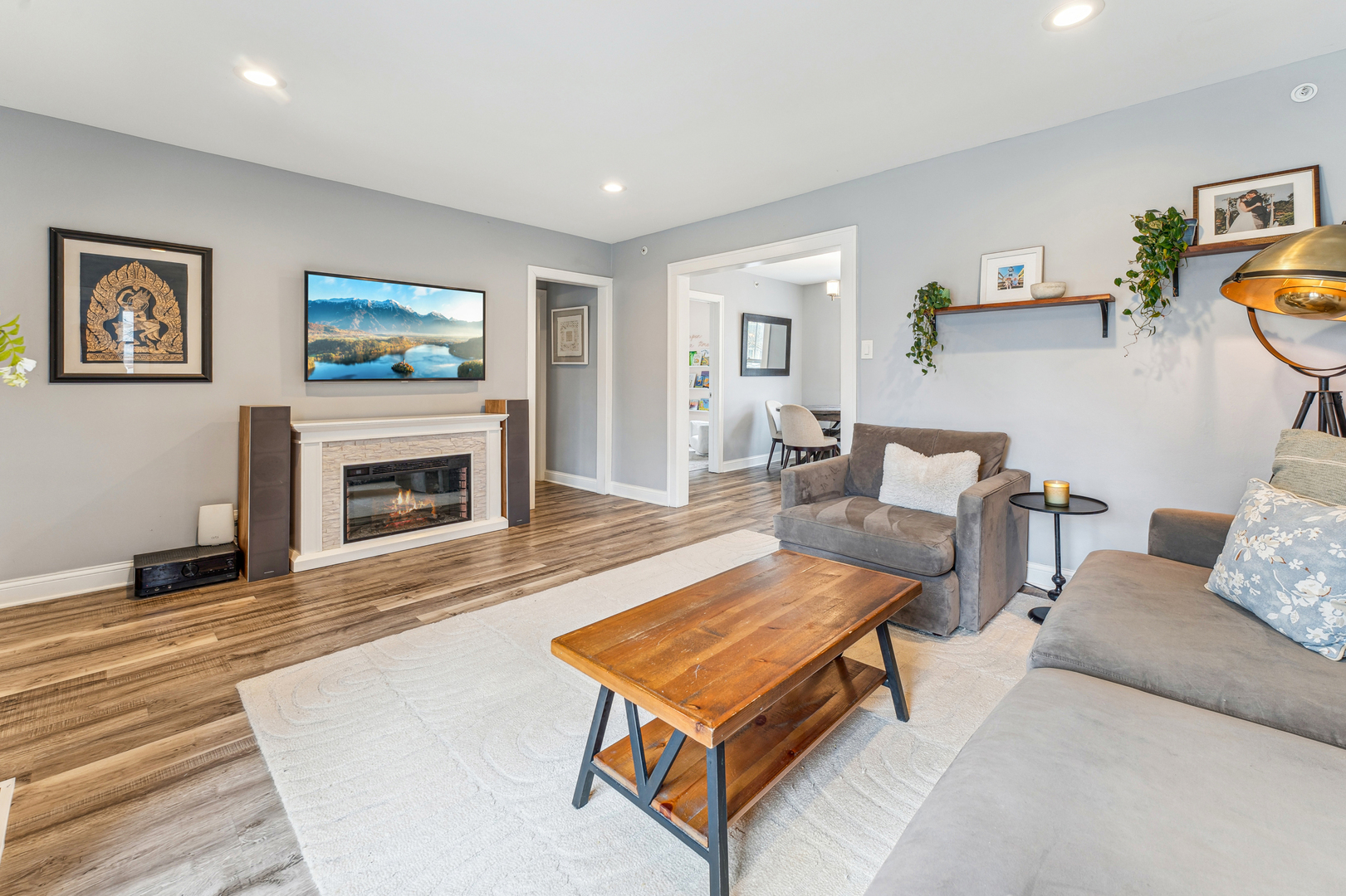211 E Russell Street, Barrington, IL 60010