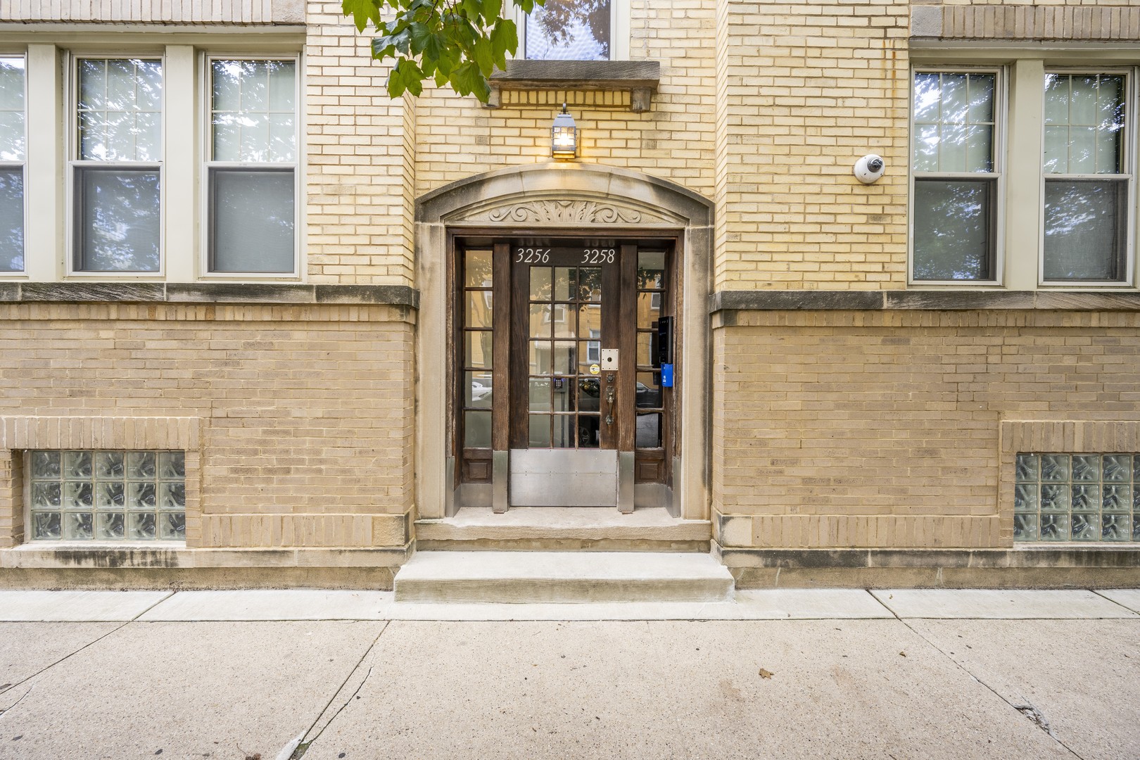 3258 N Linder Avenue #2D, Chicago, IL 60641