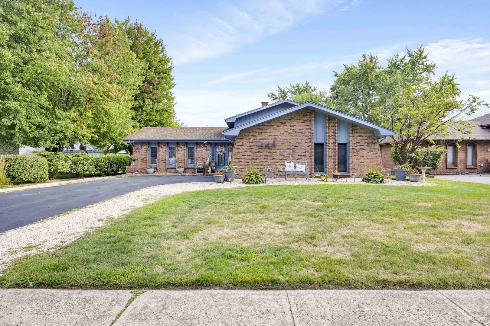 1943 182nd Street, Lansing, IL 60438