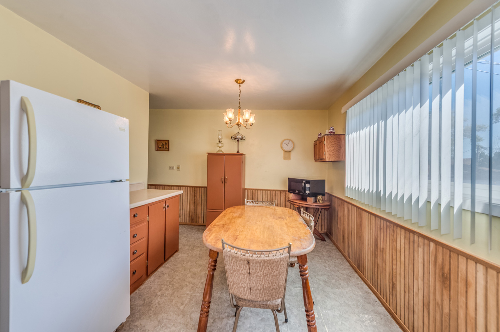 237 S Rush Street, Itasca, IL 60143