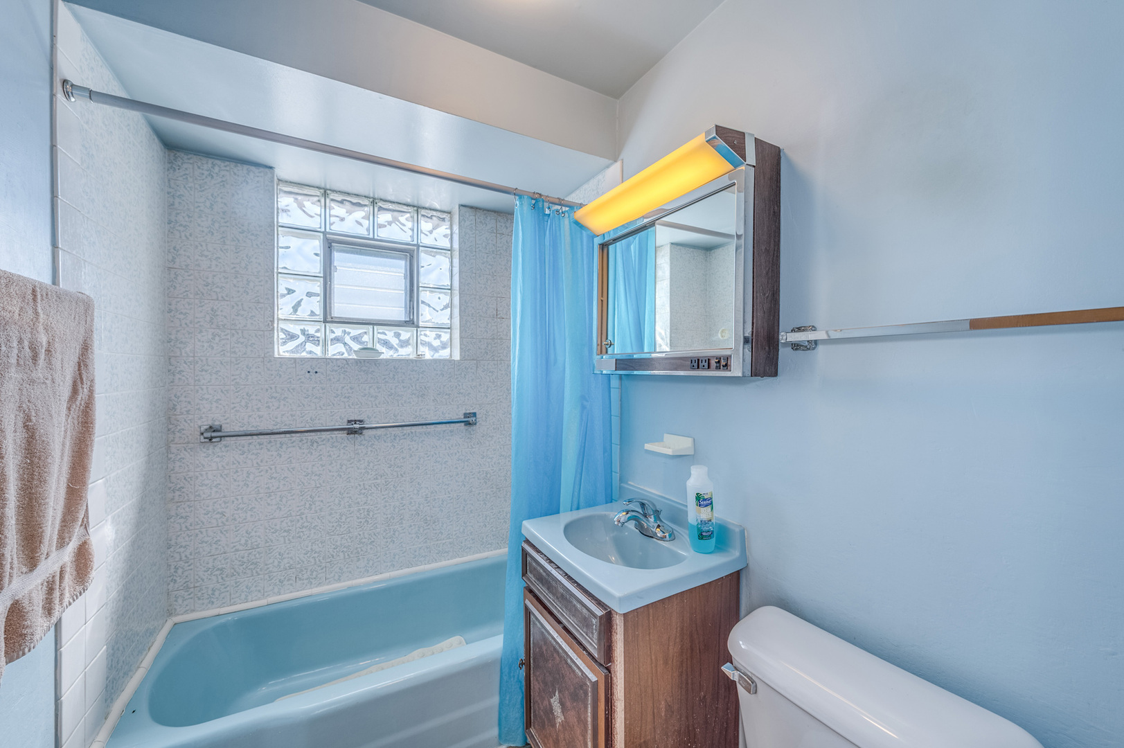237 S Rush Street, Itasca, IL 60143