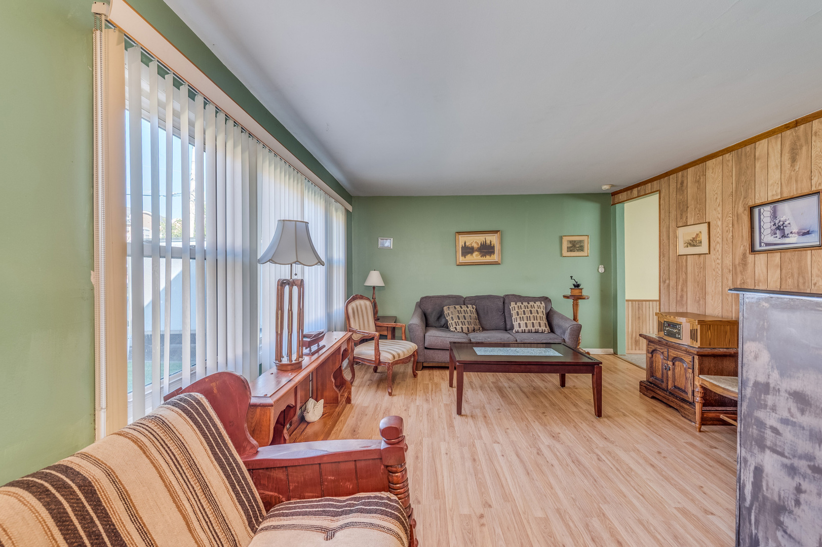 237 S Rush Street, Itasca, IL 60143