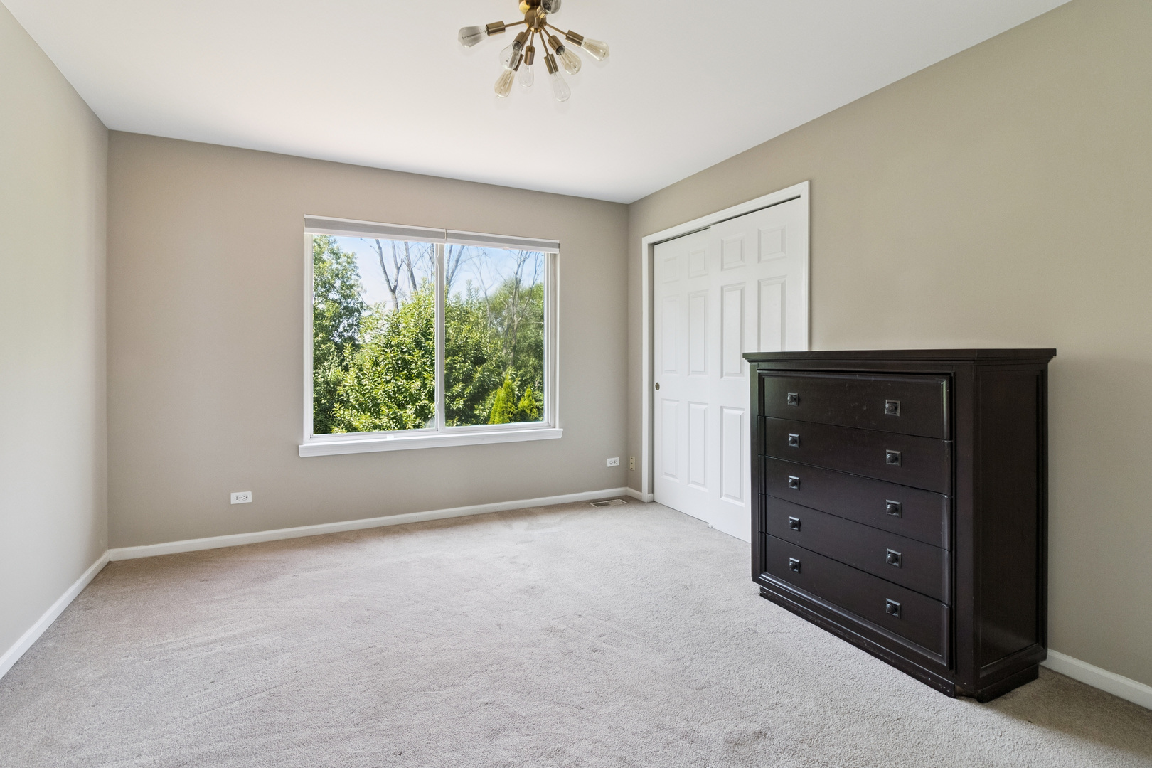 1110 Natalie Drive, West Chicago, IL 60185