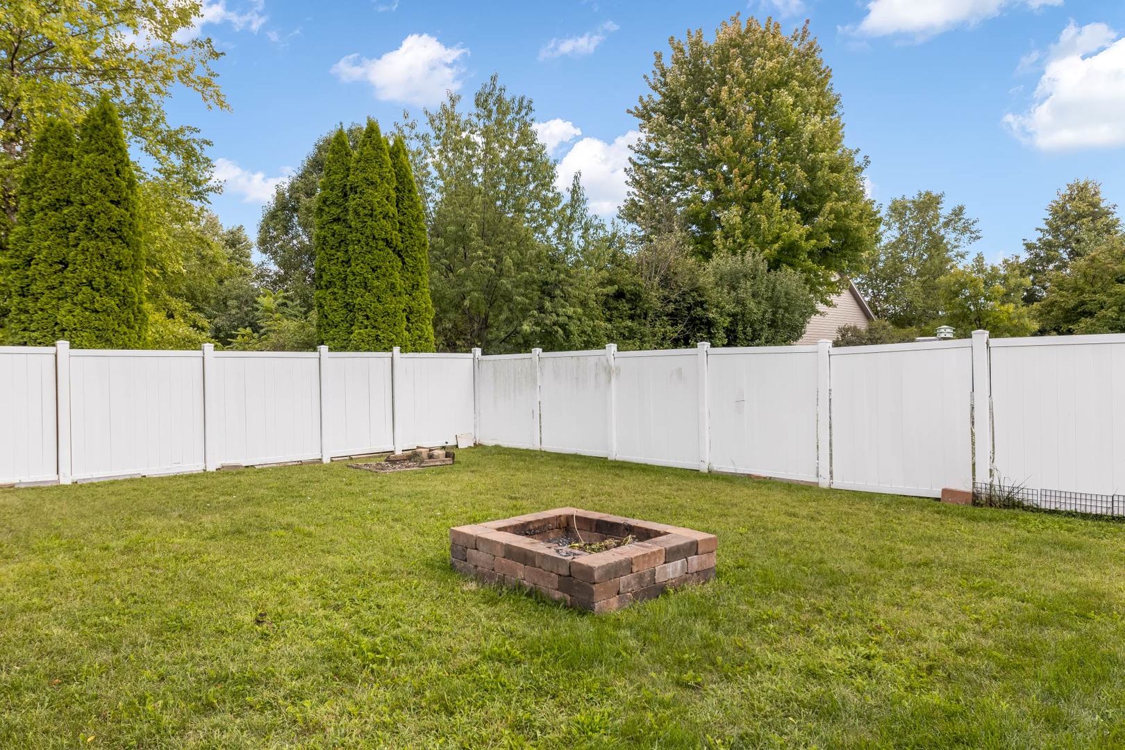 752 Kensington Boulevard, DeKalb, IL 60115