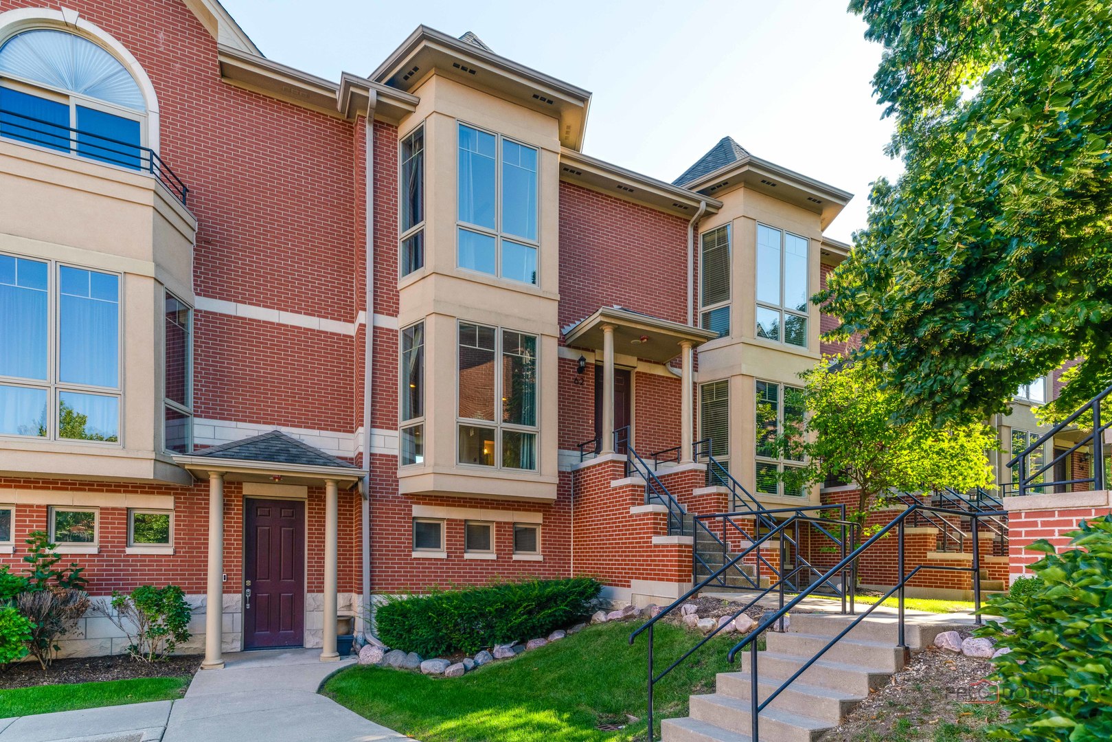 62 LEGACY Lane, Wheeling, IL 60090