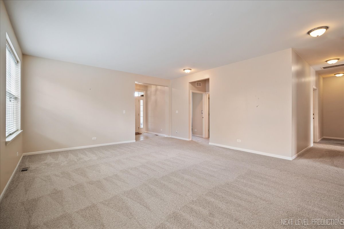 712 Bohannon Circle, Oswego, IL 60543