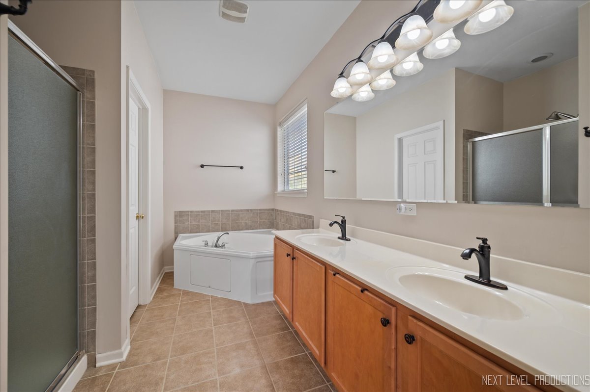 712 Bohannon Circle, Oswego, IL 60543