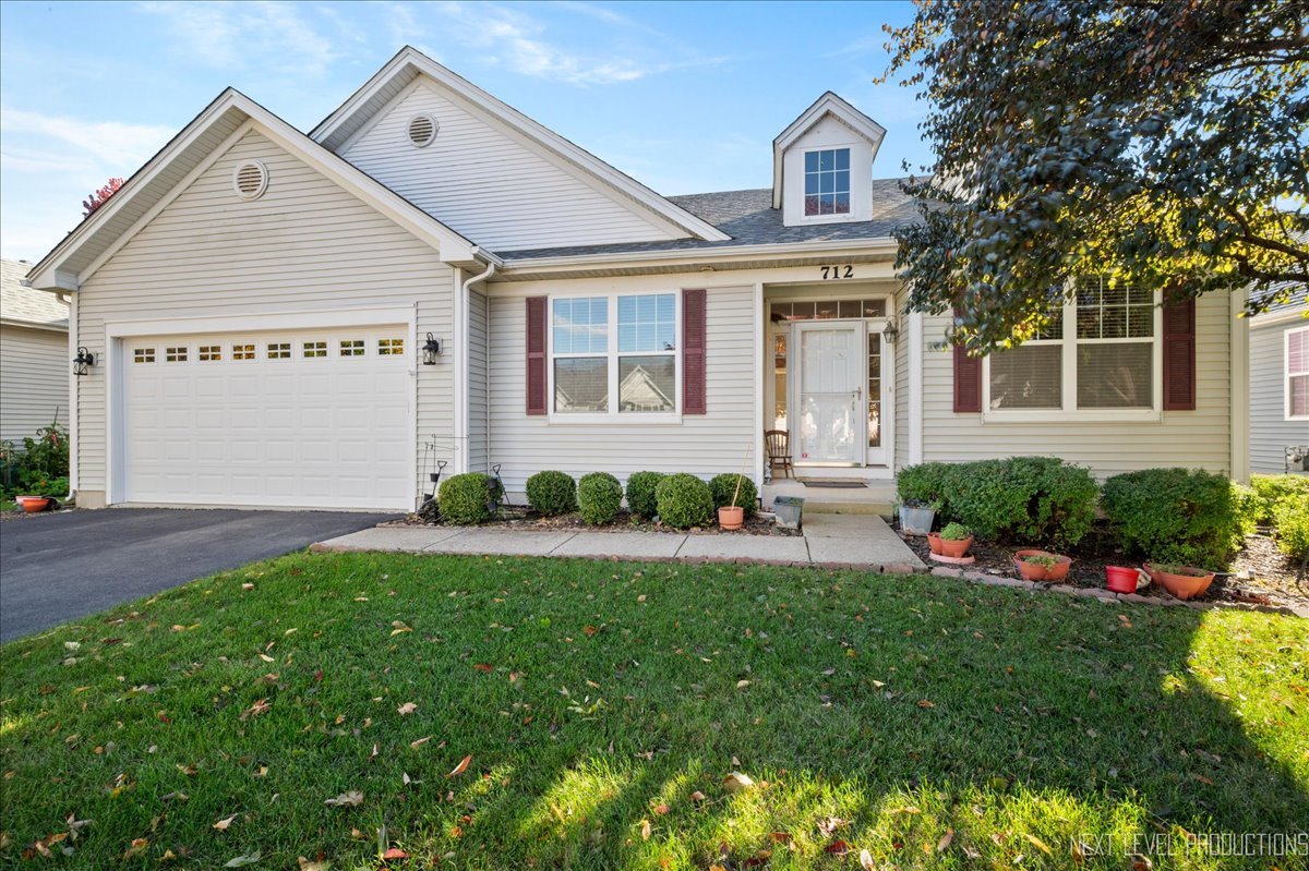 712 Bohannon Circle, Oswego, IL 60543