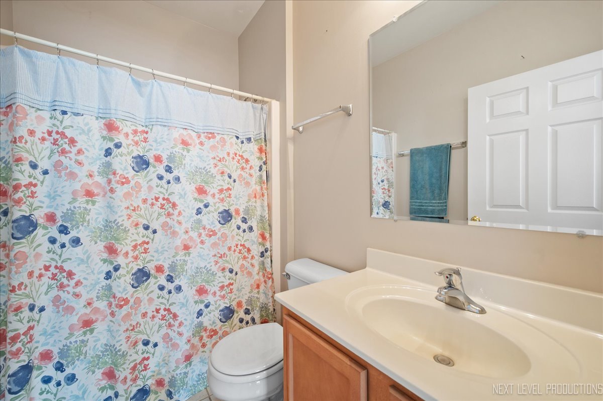 712 Bohannon Circle, Oswego, IL 60543