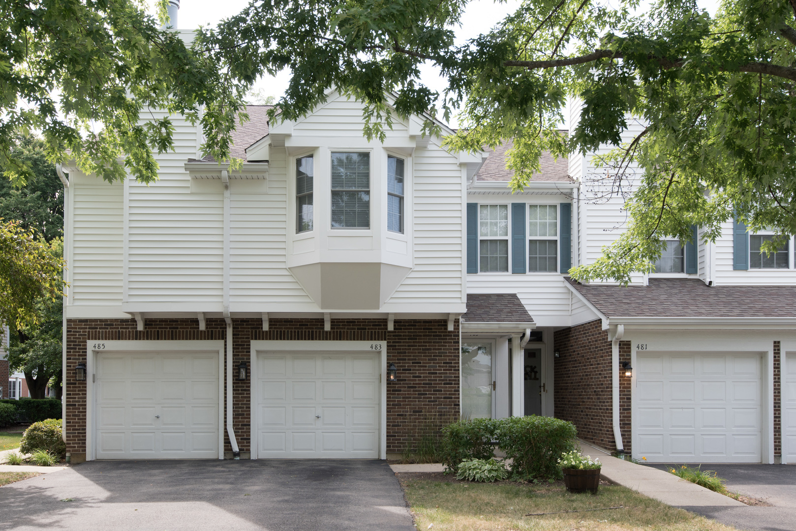 483 Grosse Pointe Circle #483, Vernon Hills, IL 60061