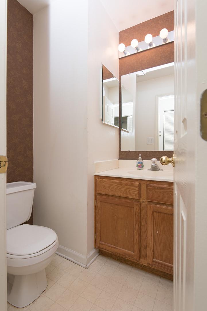 483 Grosse Pointe Circle #483, Vernon Hills, IL 60061