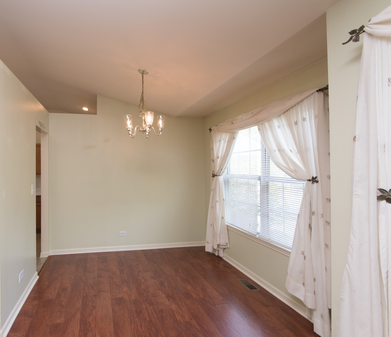 483 Grosse Pointe Circle #483, Vernon Hills, IL 60061