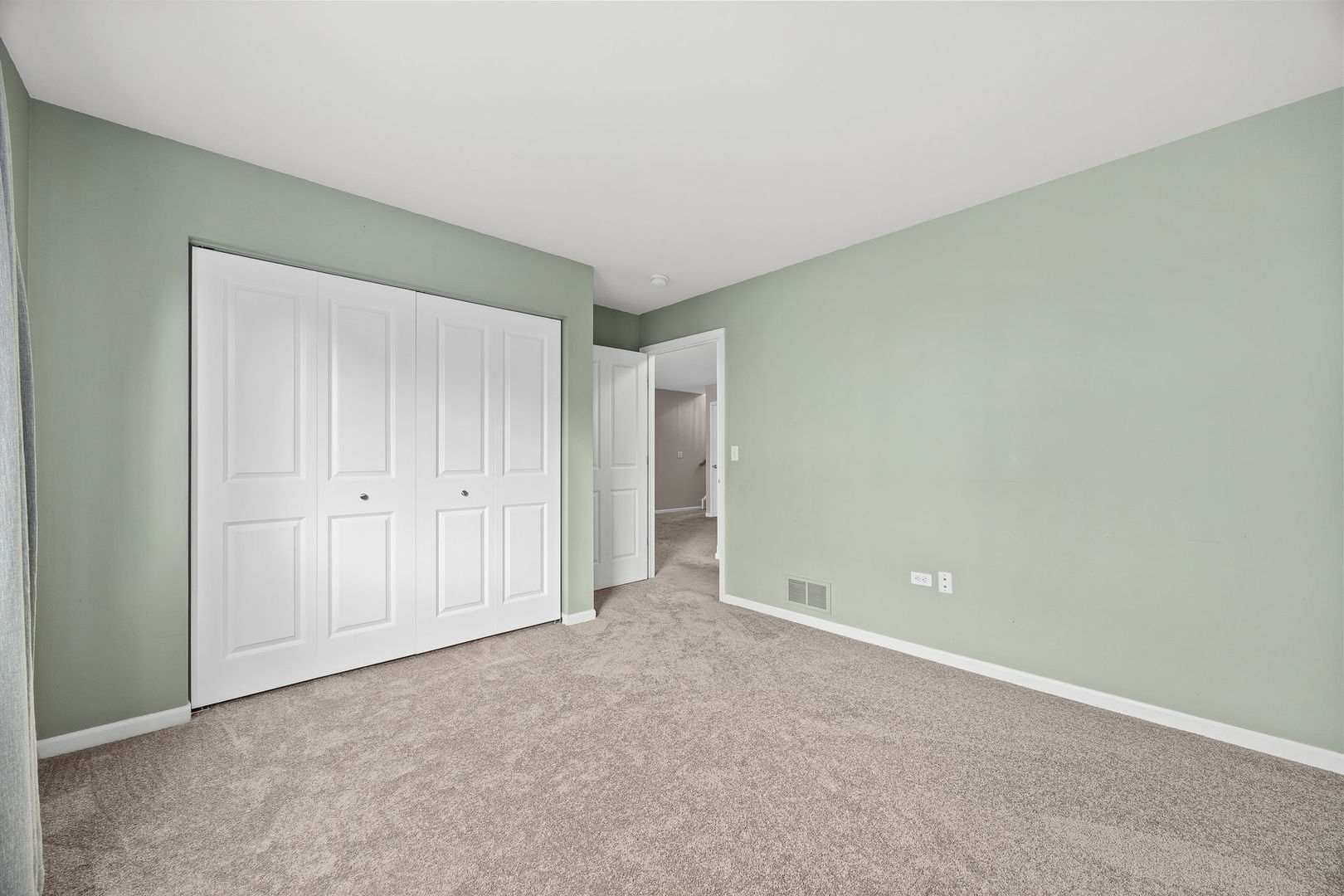 2949 Saganashkee Lane, Naperville, IL 60564