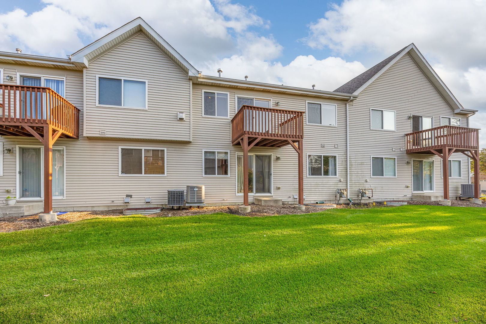 2949 Saganashkee Lane, Naperville, IL 60564