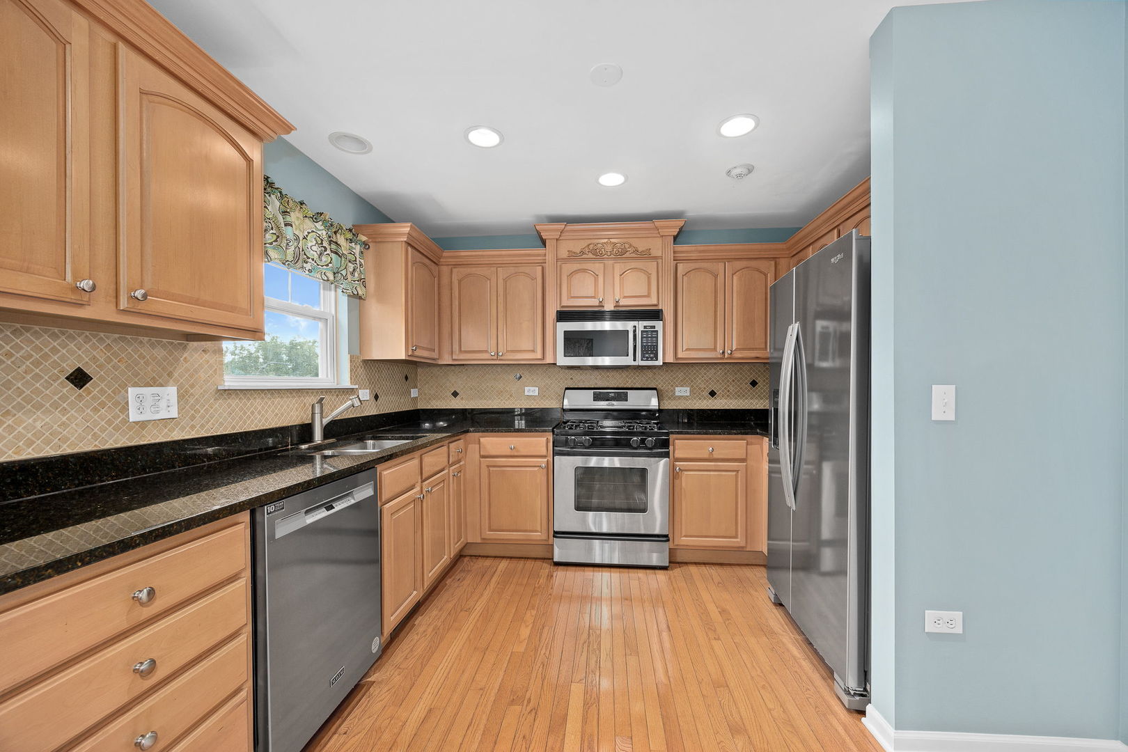 2949 Saganashkee Lane, Naperville, IL 60564