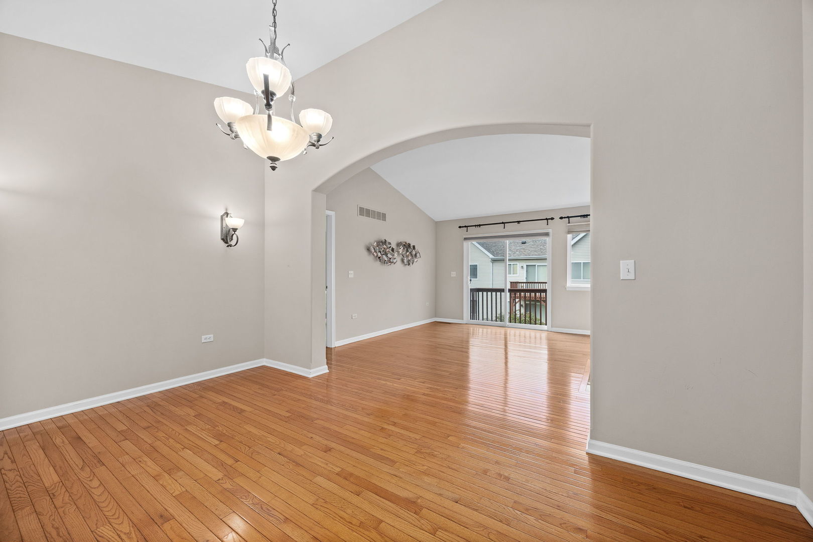 2949 Saganashkee Lane, Naperville, IL 60564