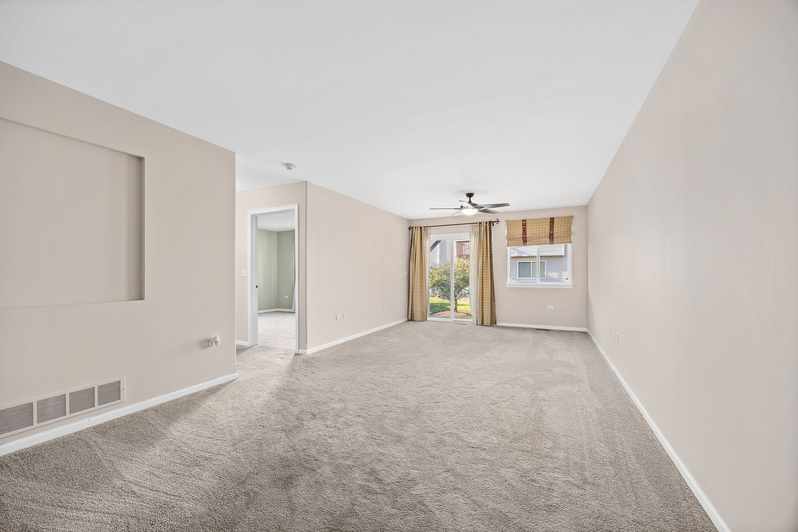 2949 Saganashkee Lane, Naperville, IL 60564