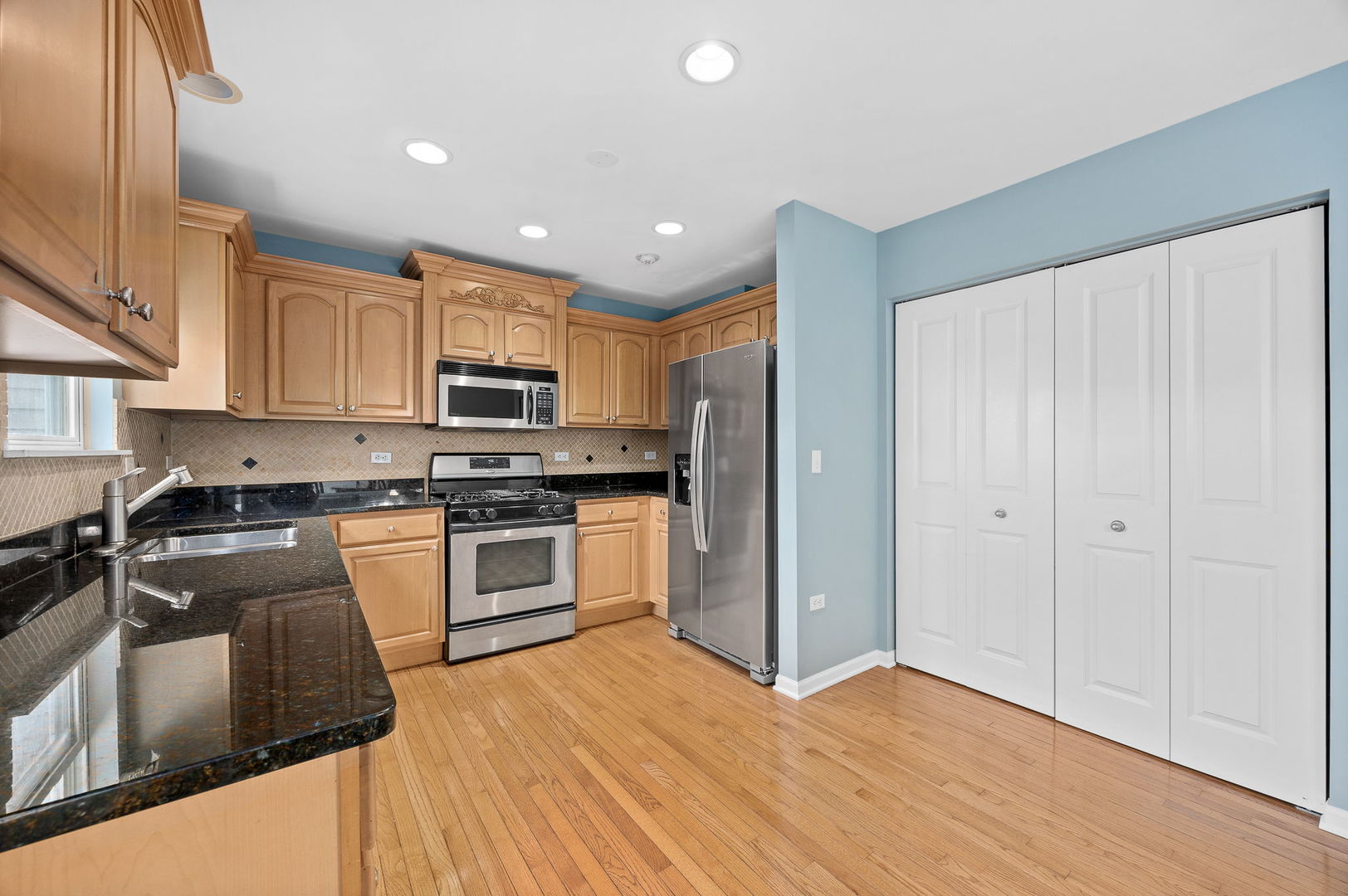 2949 Saganashkee Lane, Naperville, IL 60564