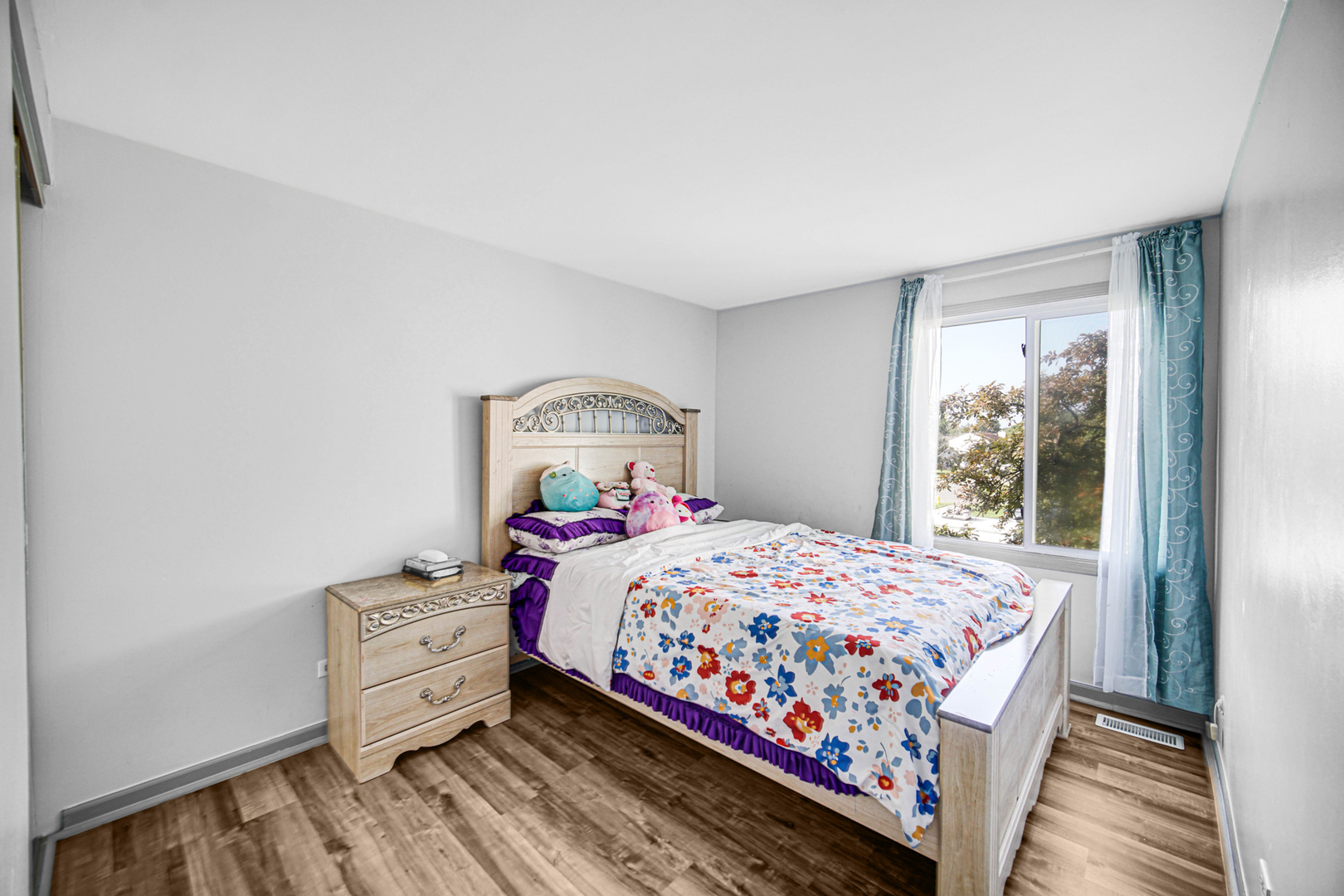 1326 Spring Valley Drive #1326, Carol Stream, IL 60188