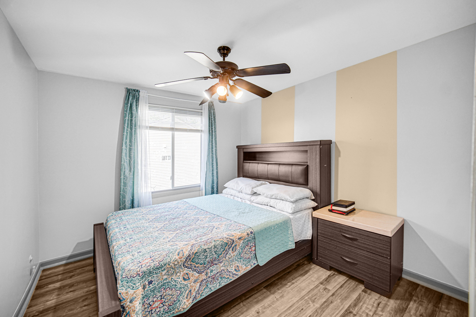 1326 Spring Valley Drive #1326, Carol Stream, IL 60188