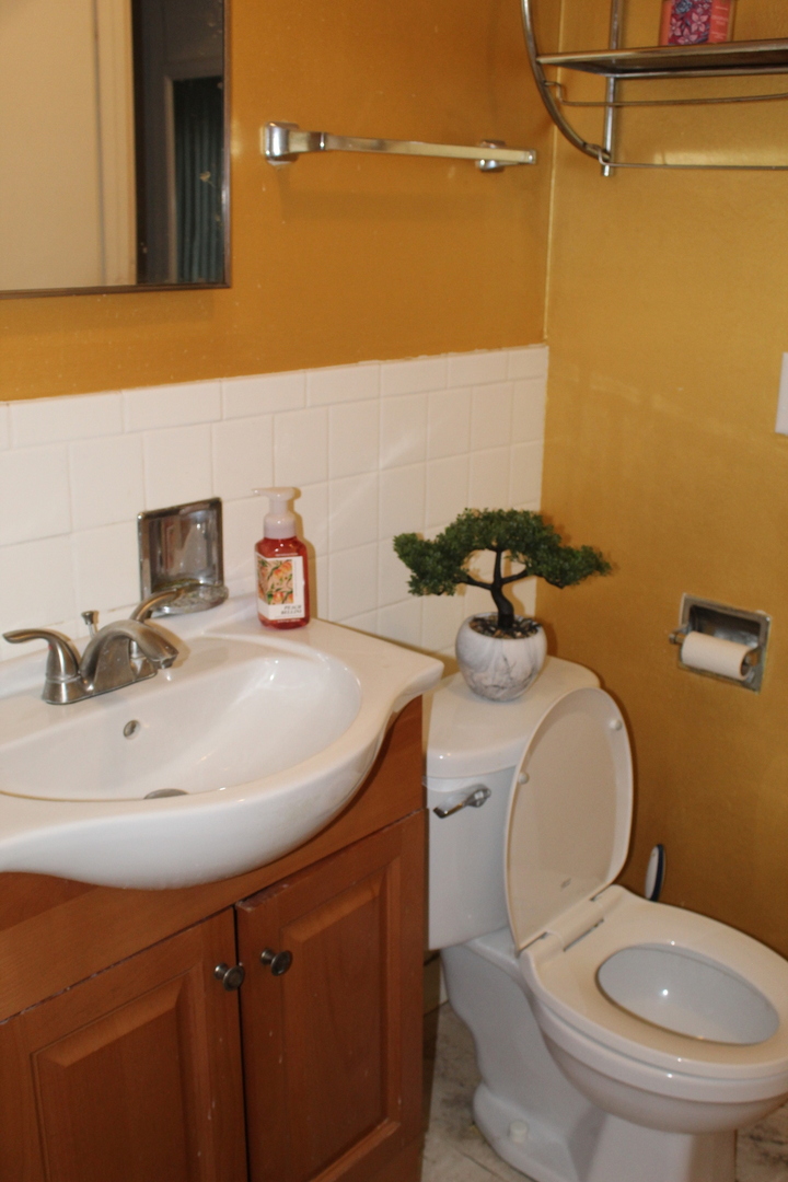 36 S 19th Avenue #2E, Maywood, IL 60153