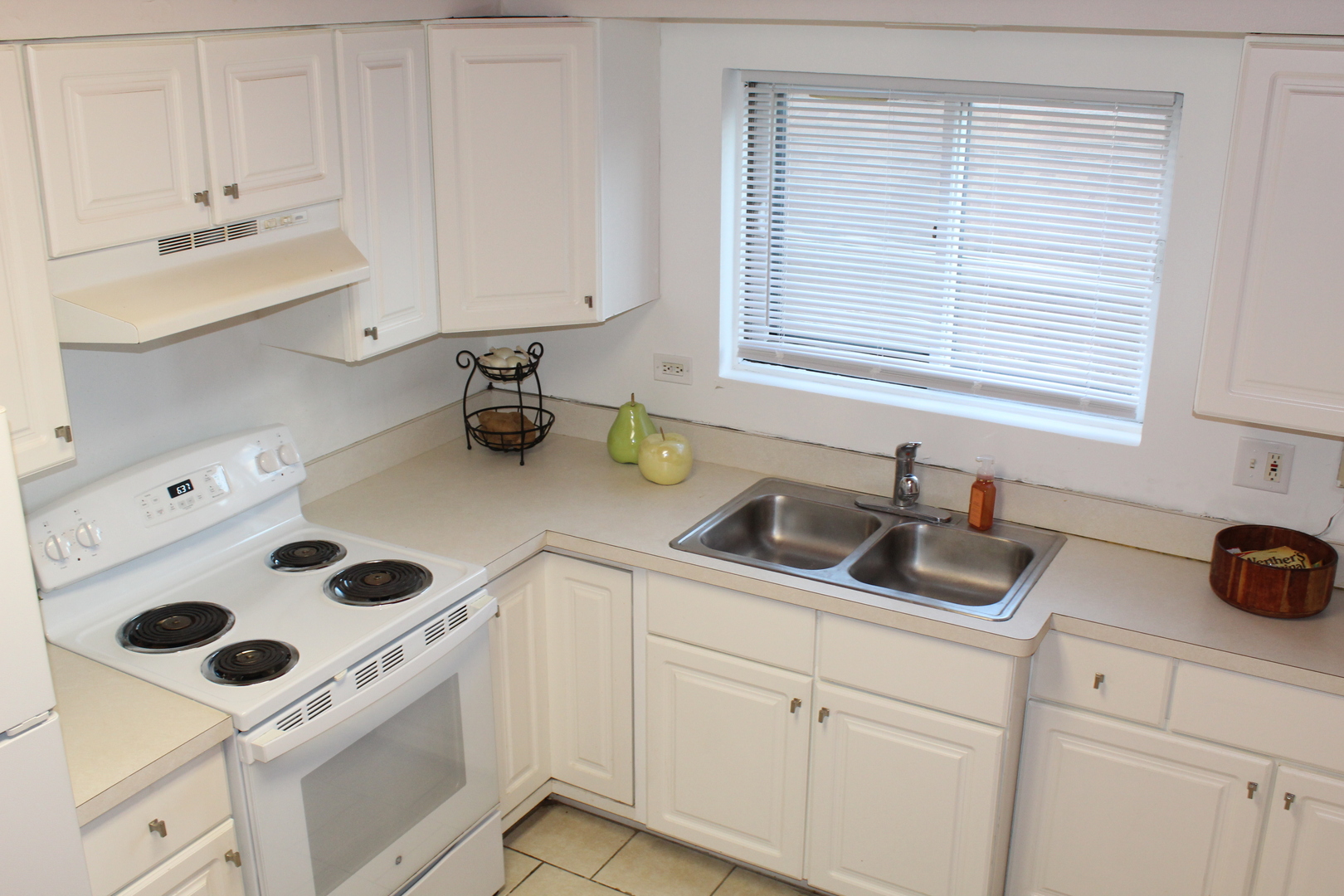 36 S 19th Avenue #2E, Maywood, IL 60153