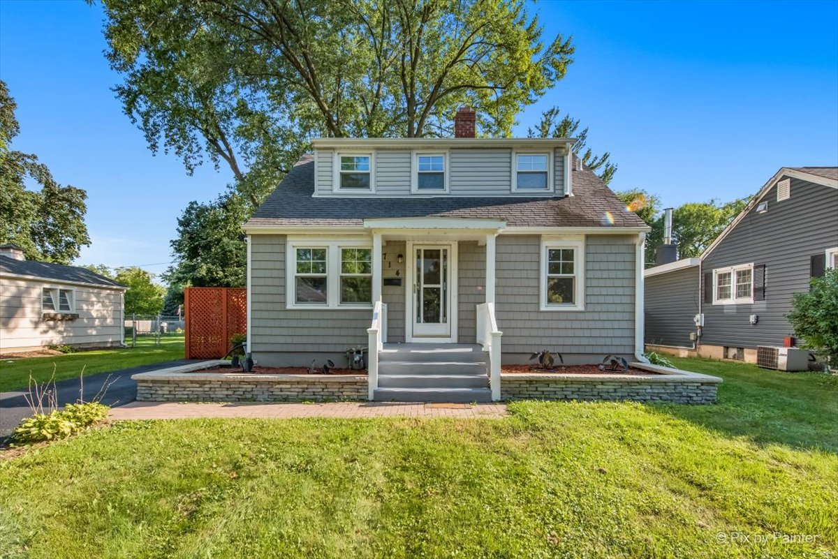 714 E Elmwood Avenue, West Chicago, IL 60185