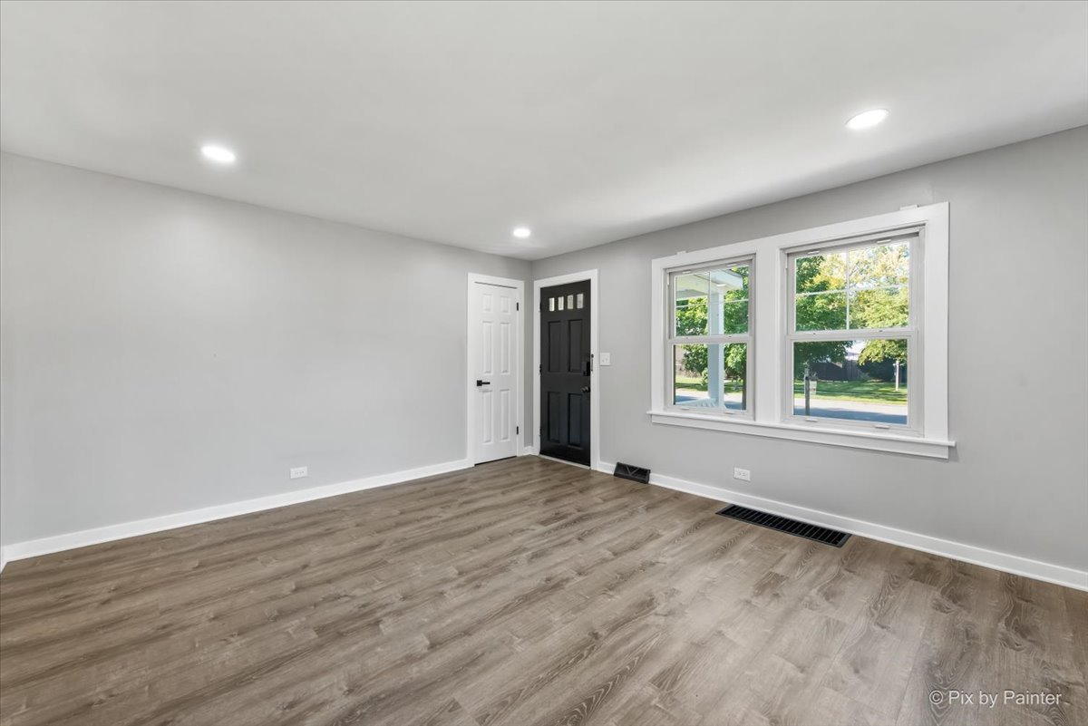 714 E Elmwood Avenue, West Chicago, IL 60185