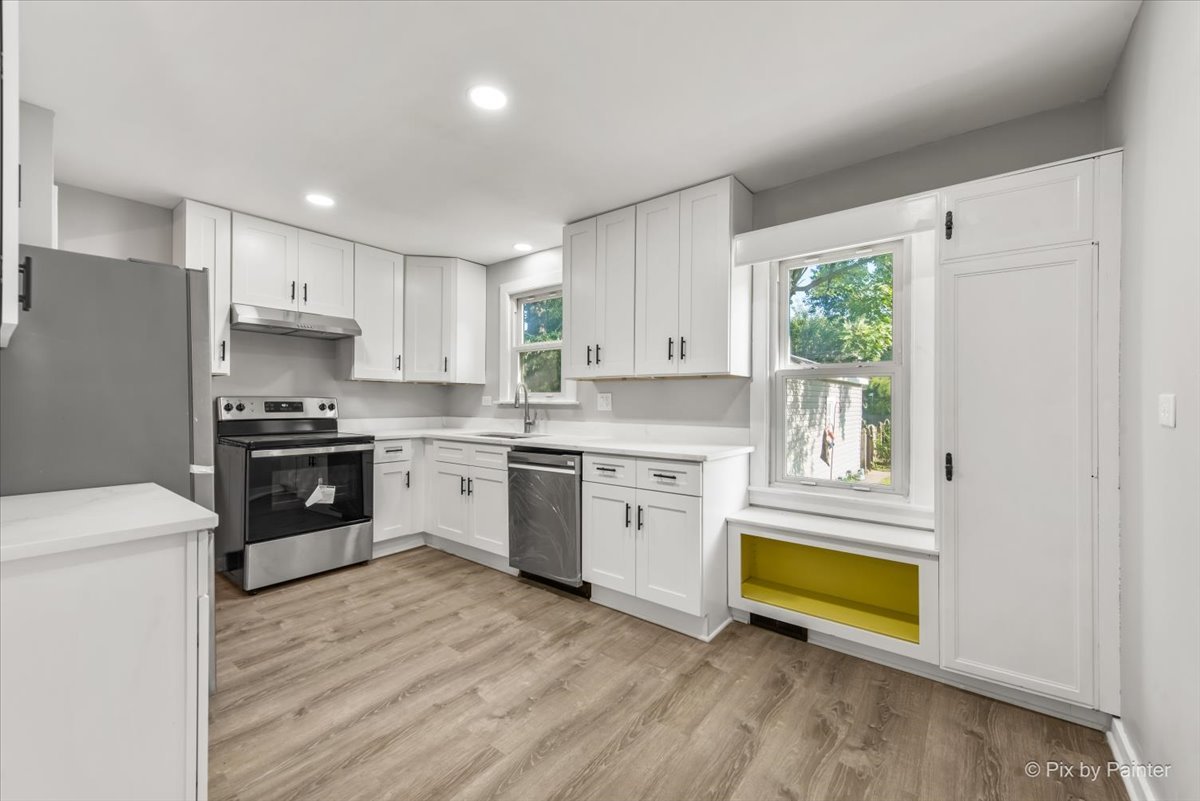 714 E Elmwood Avenue, West Chicago, IL 60185