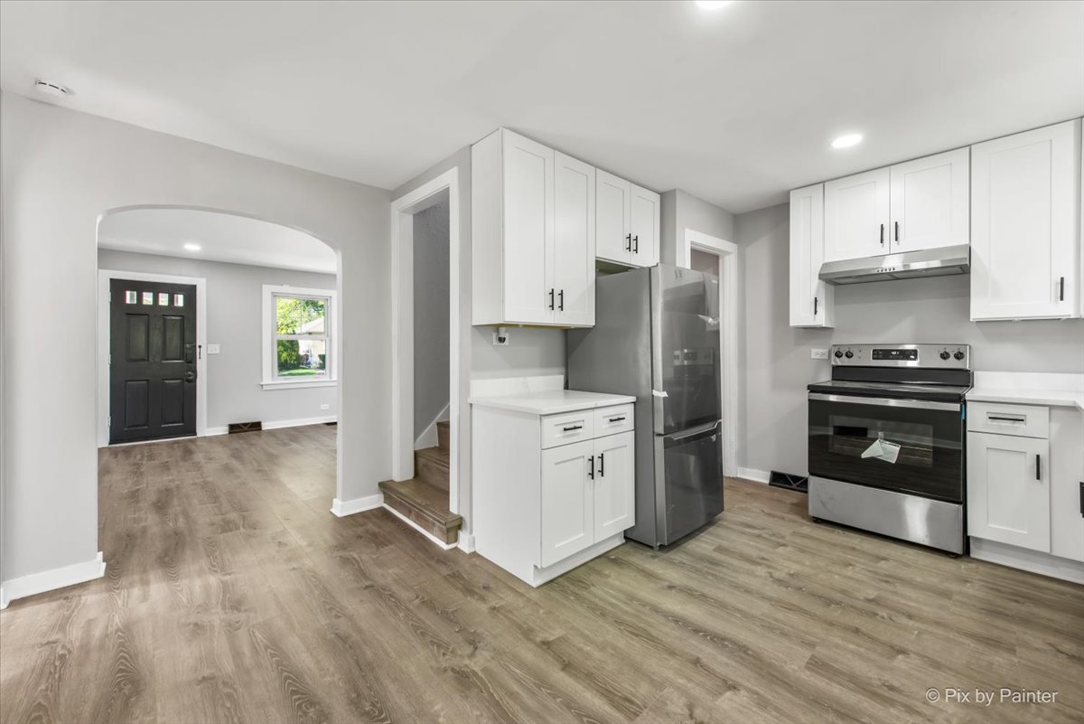 714 E Elmwood Avenue, West Chicago, IL 60185