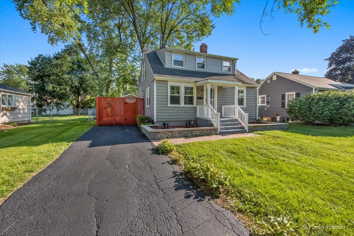 714 E Elmwood Avenue, West Chicago, IL 60185