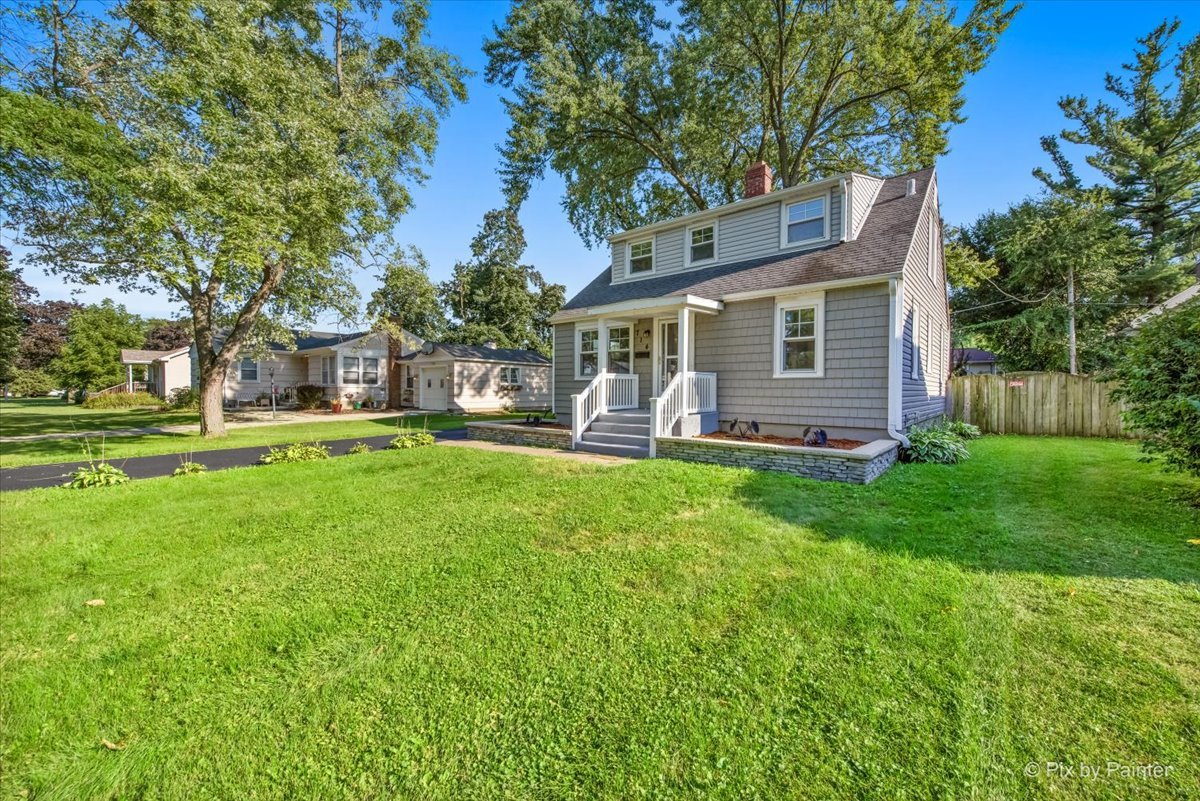 714 E Elmwood Avenue, West Chicago, IL 60185