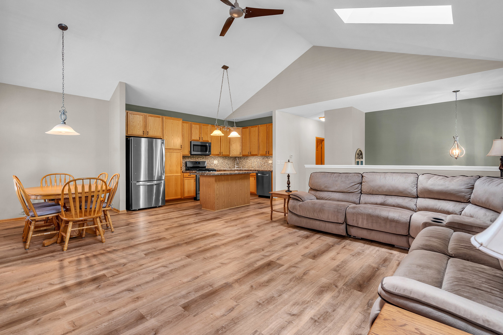 1561 W Turtle Creek Lane #1561, Round Lake, IL 60073