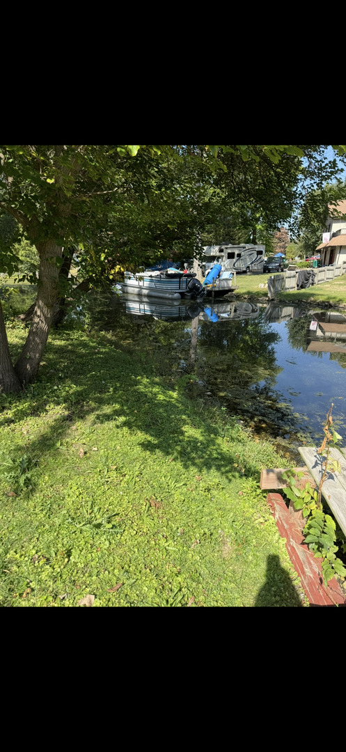 35 Medinah Avenue, Fox Lake, IL 60020