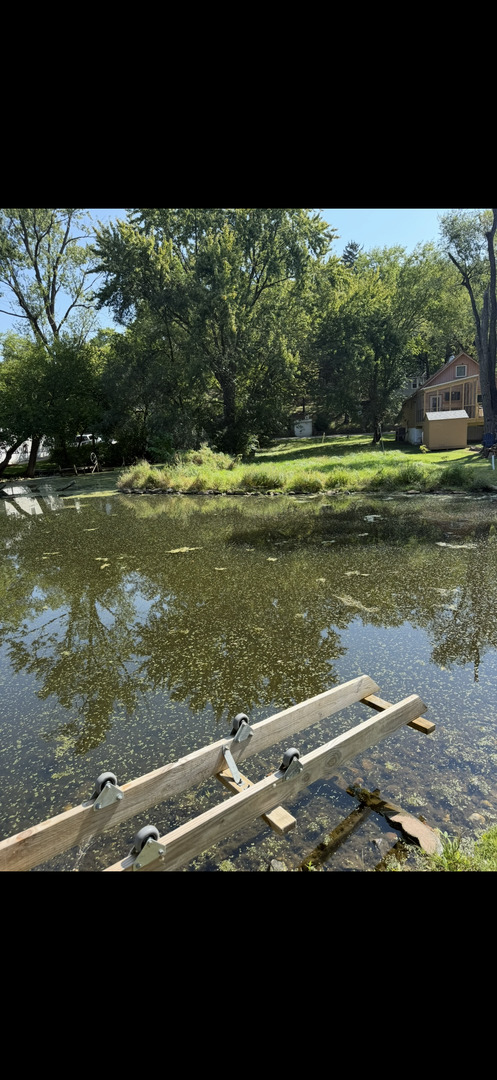 35 Medinah Avenue, Fox Lake, IL 60020