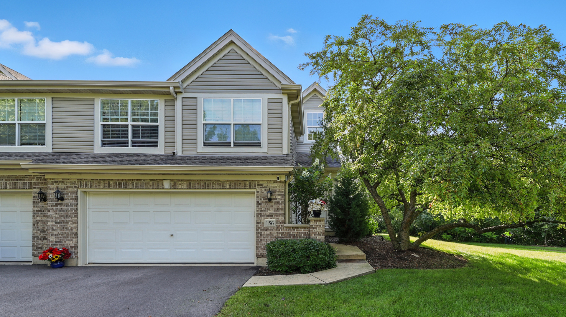 156 River Mist Drive, Oswego, IL 60543