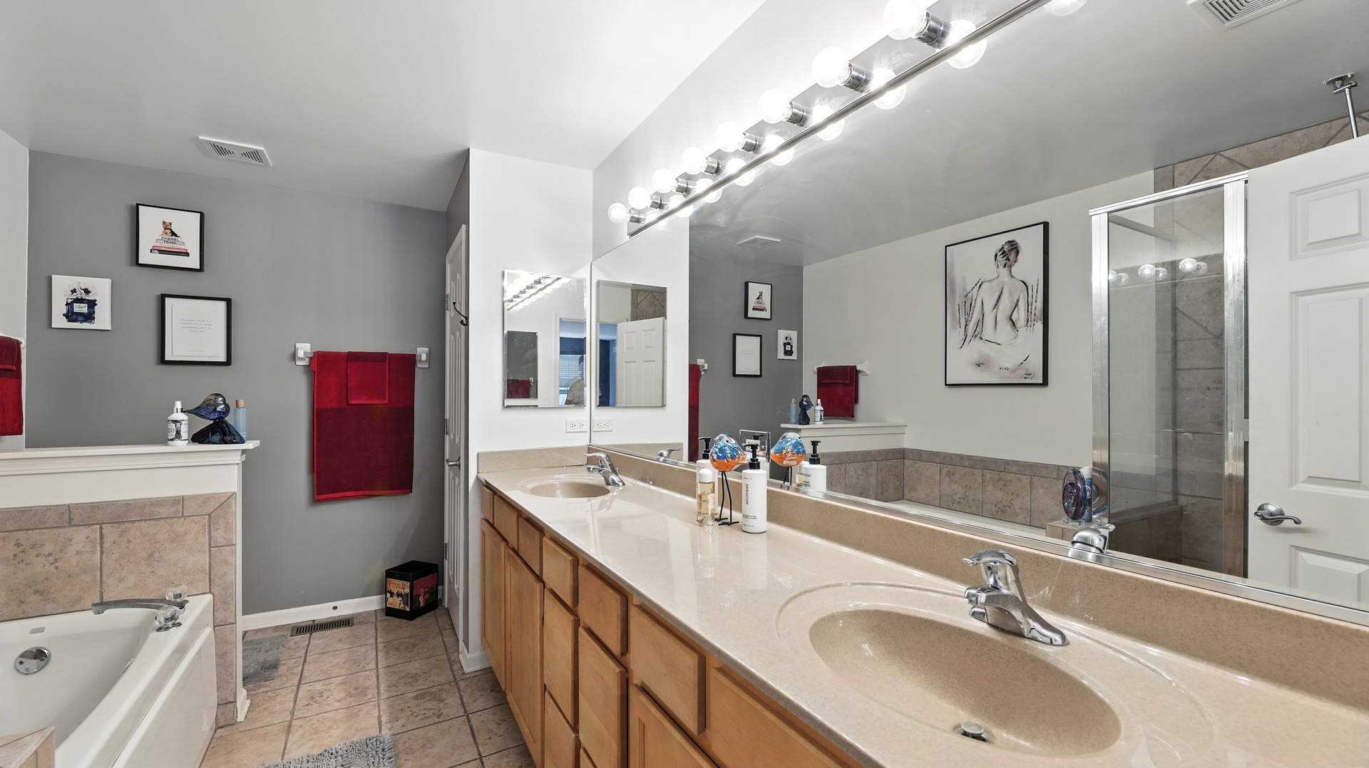 156 River Mist Drive, Oswego, IL 60543